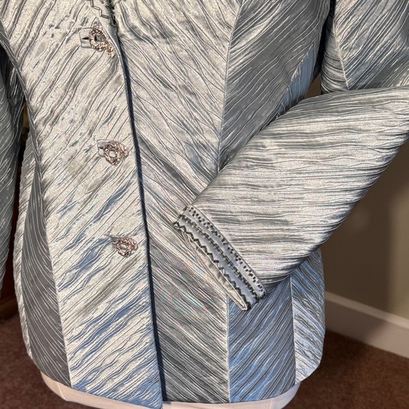 Vintage Ashro Shimmering Ice Blue and Silver Blazer With Beautiful Beading - Picture 5 of 12
